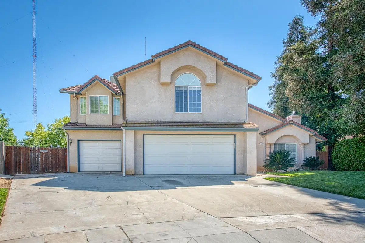 802 N Stanford Avenue, Clovis, CA 93611 - #1