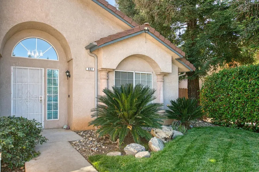 802 N Stanford Avenue, Clovis, CA 93611 - #2