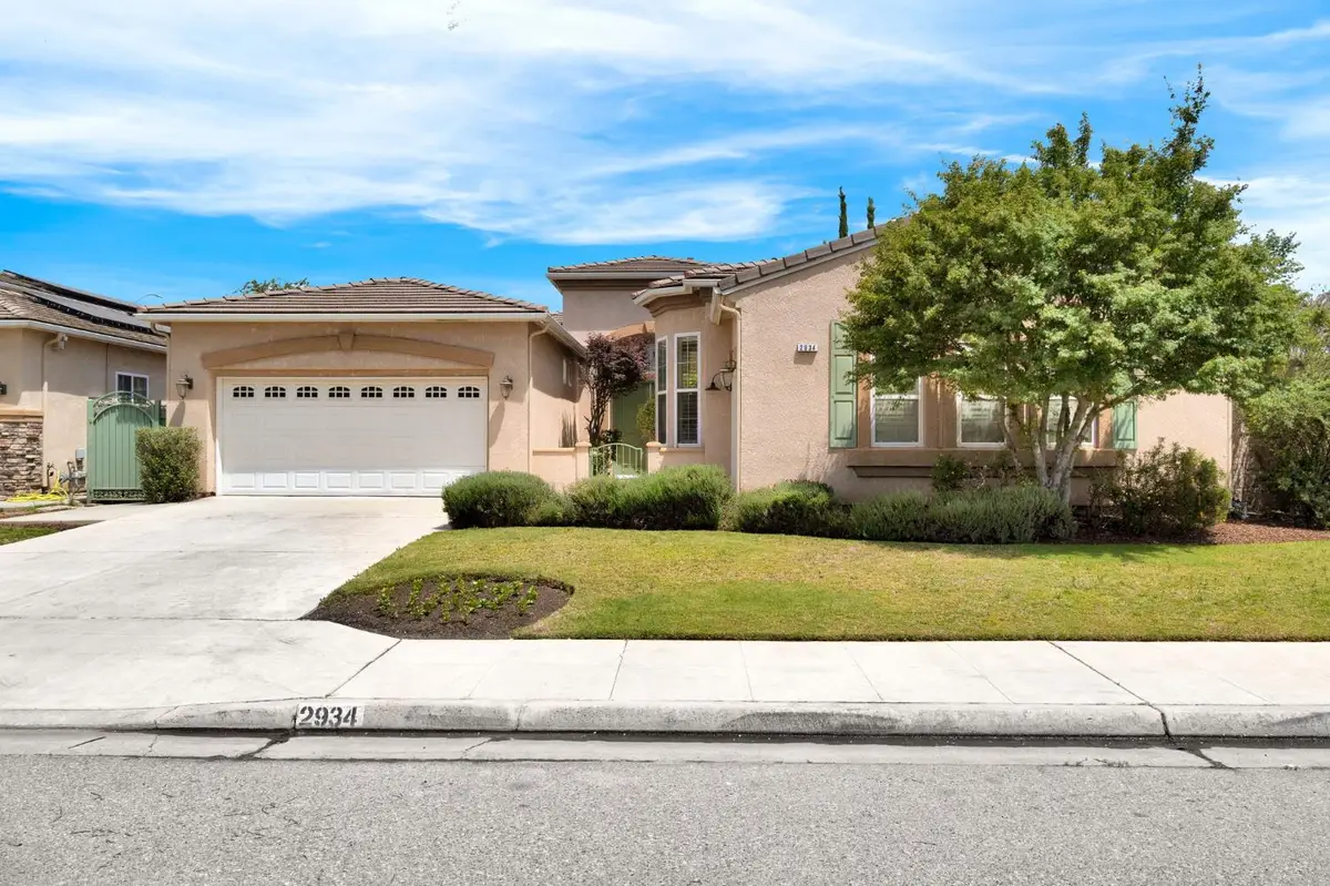 2934 E Salem Avenue, Fresno, CA 93720 - #1
