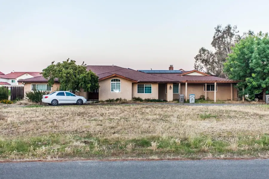 7464 Paula Ave., Fresno, CA 93611 - #2