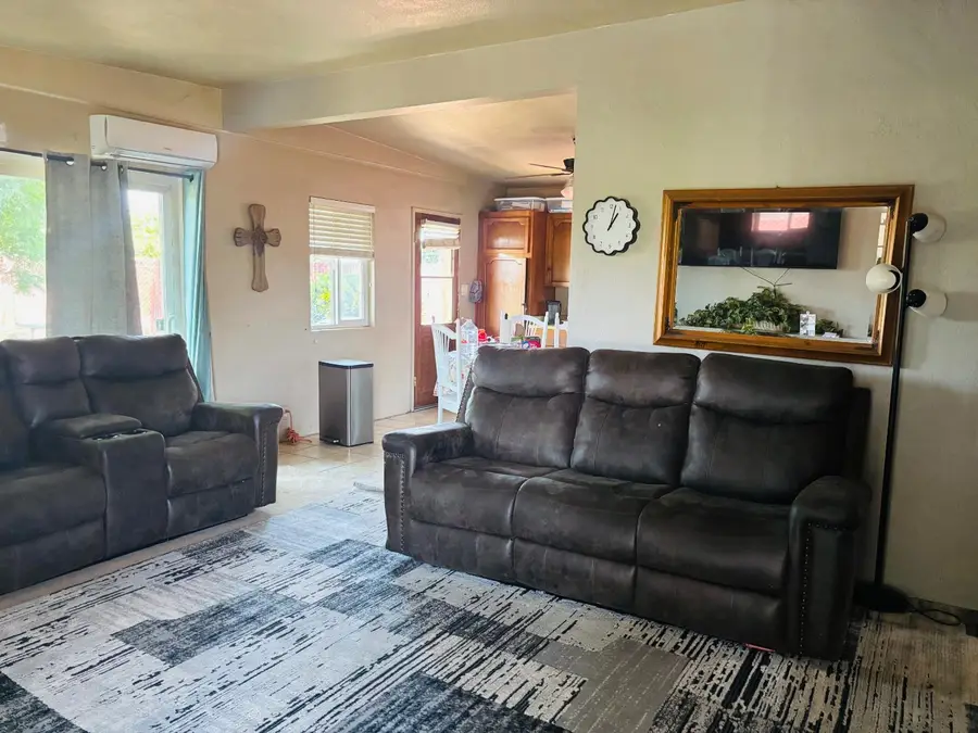 1153 N Pecan Avenue, Reedley, CA 93654 - #3