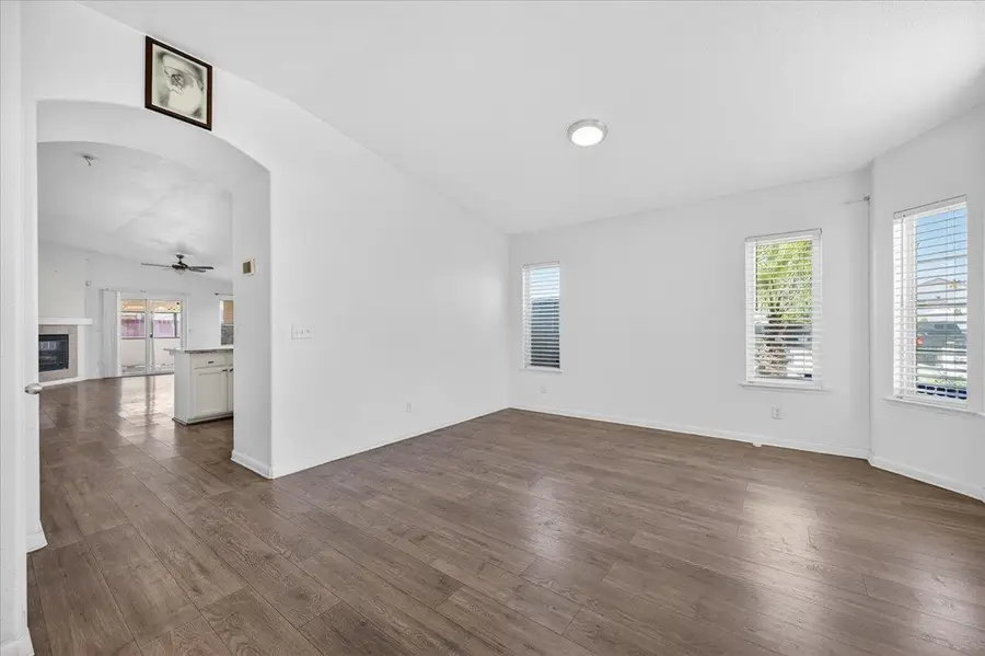 2437 N Tracy Avenue, Fresno, CA 93722 - #3