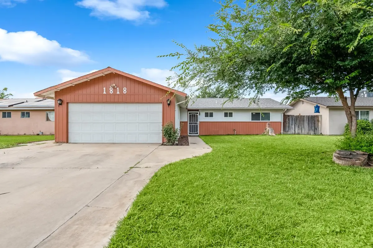 1818 W Buena Vista Avenue, Visalia, CA 93291 - #1