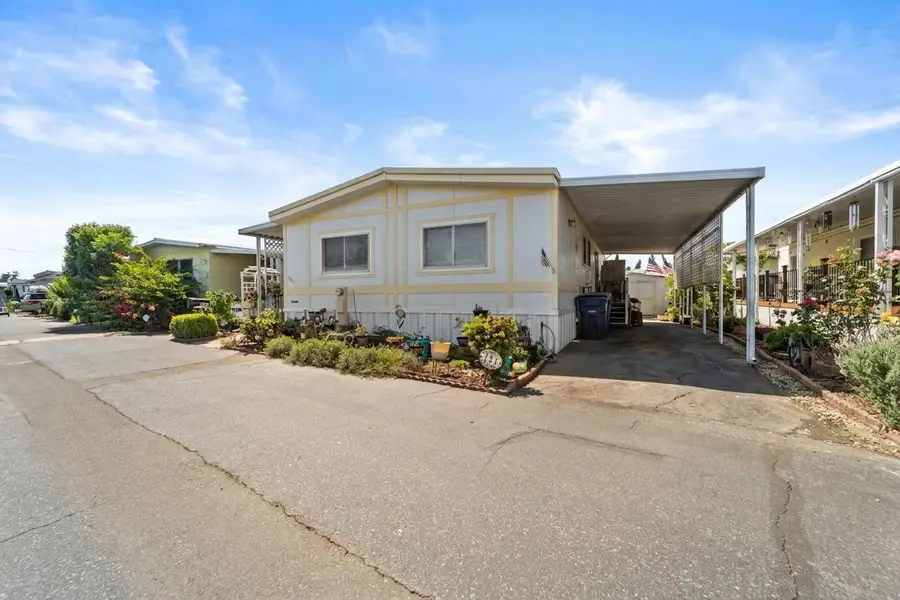 1724 Minnewawa Avenue #131, Clovis, CA 93612 - #2