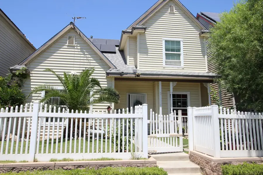 524 21st Avenue, Bakersfield, CA 93301 - #2
