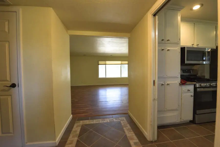 1636 W Vartikian Avenue, Fresno, CA 93711 - #3