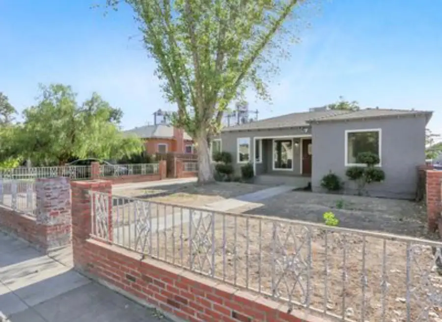 305 N Ferger Avenue, Fresno, CA 93701 - #2