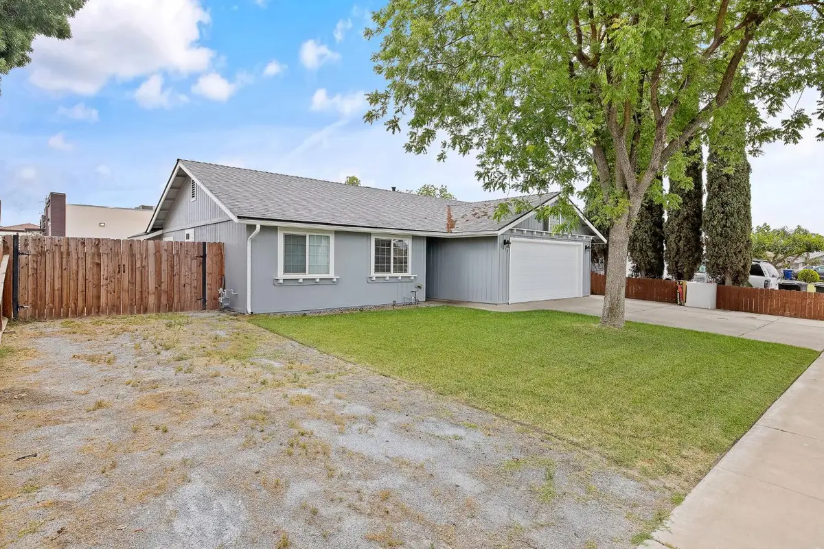 1035 Michelle Court, Hanford, CA 93230 - #1