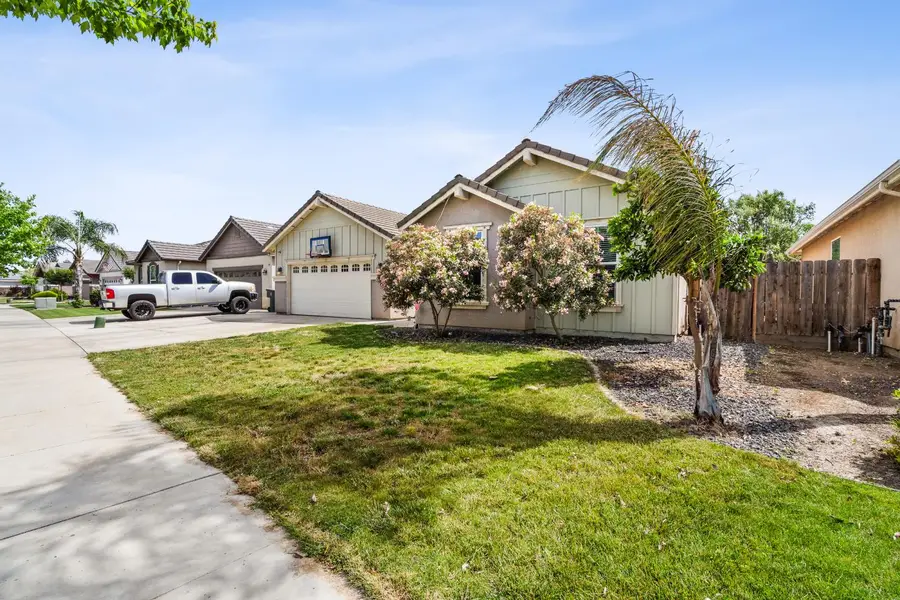 6503 W Perez Avenue, Visalia, CA 93291 - #2
