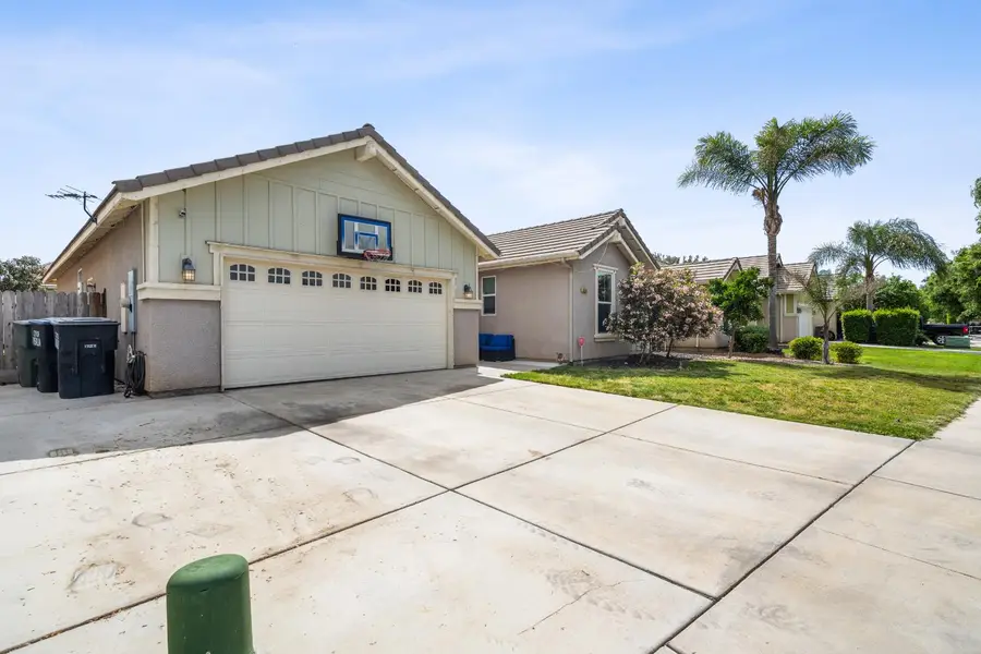 6503 W Perez Avenue, Visalia, CA 93291 - #3