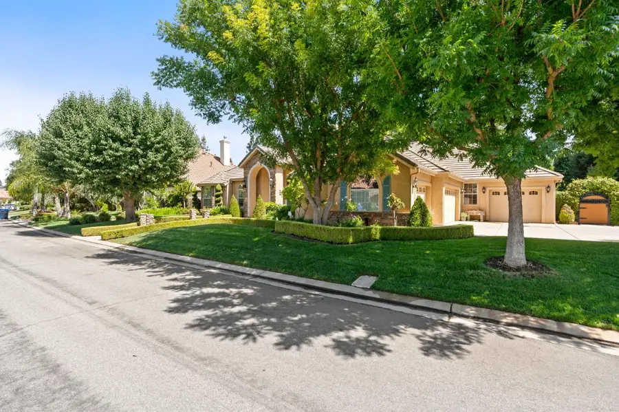 10532 N Medinah Circle, Fresno, CA 93730 - #3