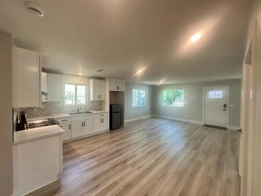 4725 E Lane Avenue, Fresno, CA 93702 - #3