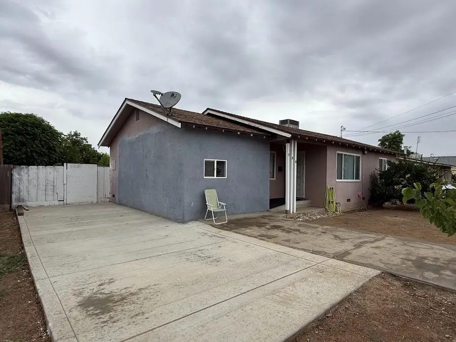 761 S Short Avenue, Dinuba, CA 93618 - #2