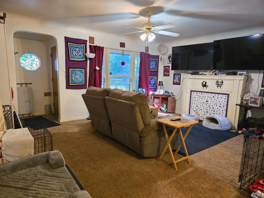 627 N Poplar Avenue, Fresno, CA 93728 - #2