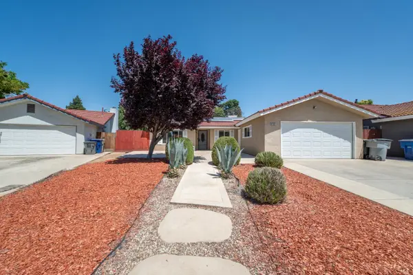 6168 N Lola Avenue, Fresno, CA 93722
