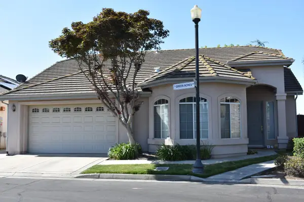 829 E Green Acres Drive, Fresno, CA 93720