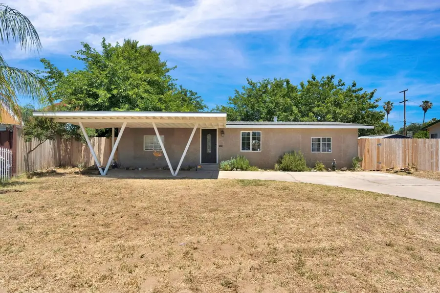 1714 E Metzler Drive, Sanger, CA 93657 - #2