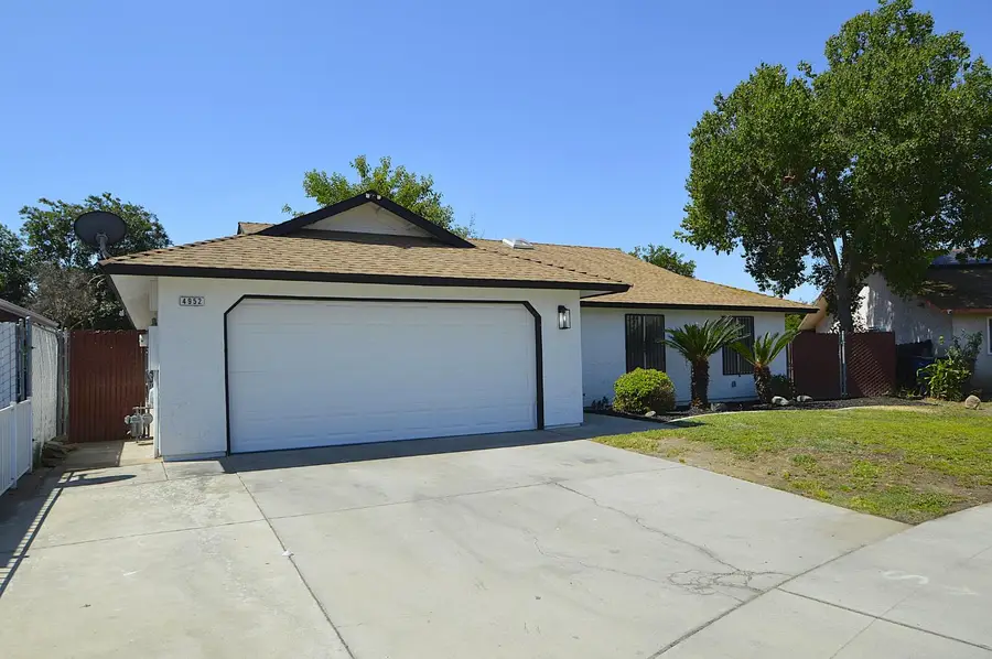 4952 E Huntington Avenue, Fresno, CA 93727 - #3