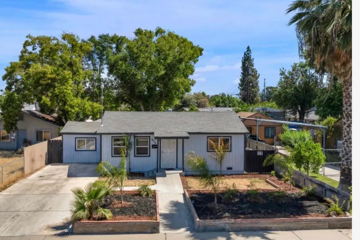 925 W Peralta Way, Fresno, CA 93705 - #1