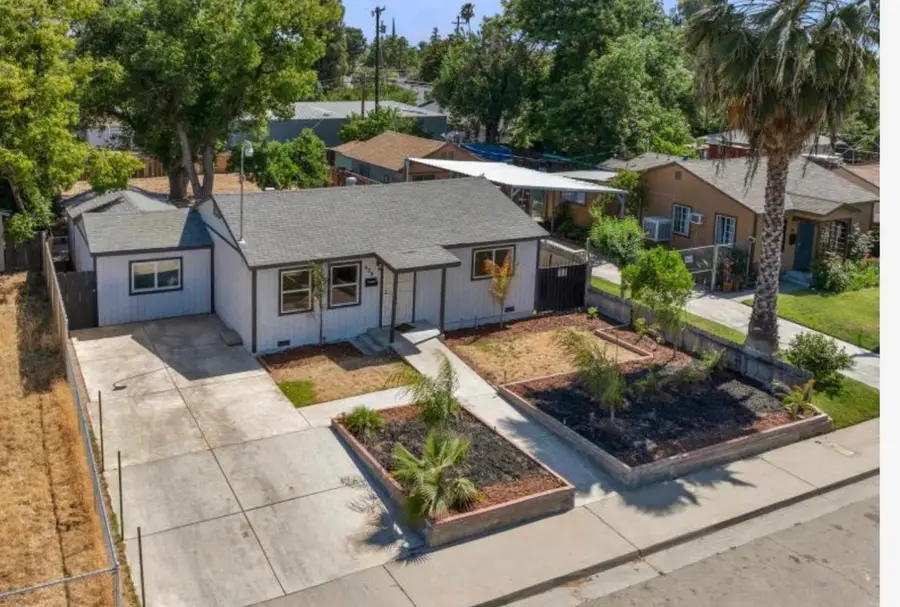925 W Peralta Way, Fresno, CA 93705 - #3