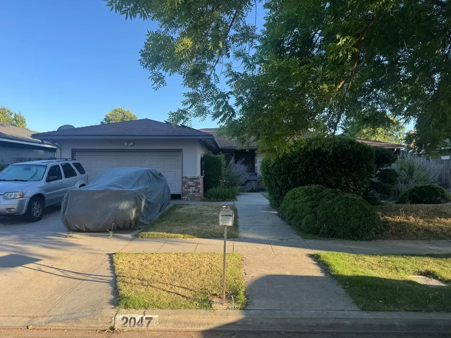 2047 E Palo Alto Avenue, Fresno, CA 93710 - #2
