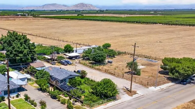 15204 E Parlier Avenue, Parlier, CA 93648 - #1