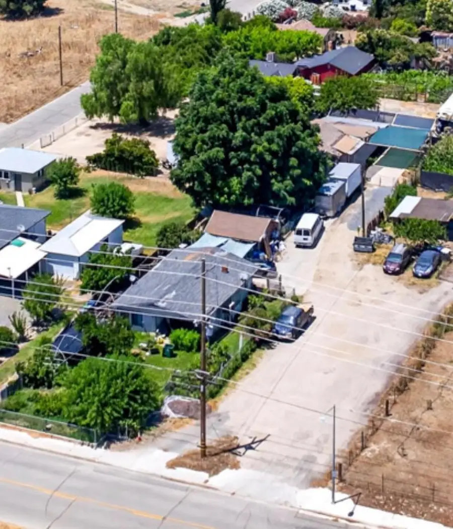 15204 E Parlier Avenue, Parlier, CA 93648 - #2