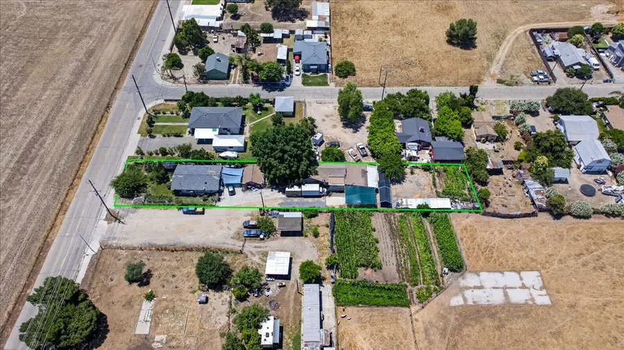 15204 E Parlier Avenue, Parlier, CA 93648 - #3