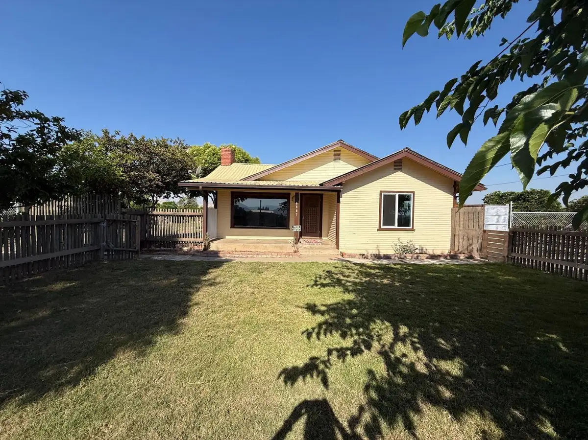 8897 Jacobs Avenue, Orange Cove, CA 93646 - #1