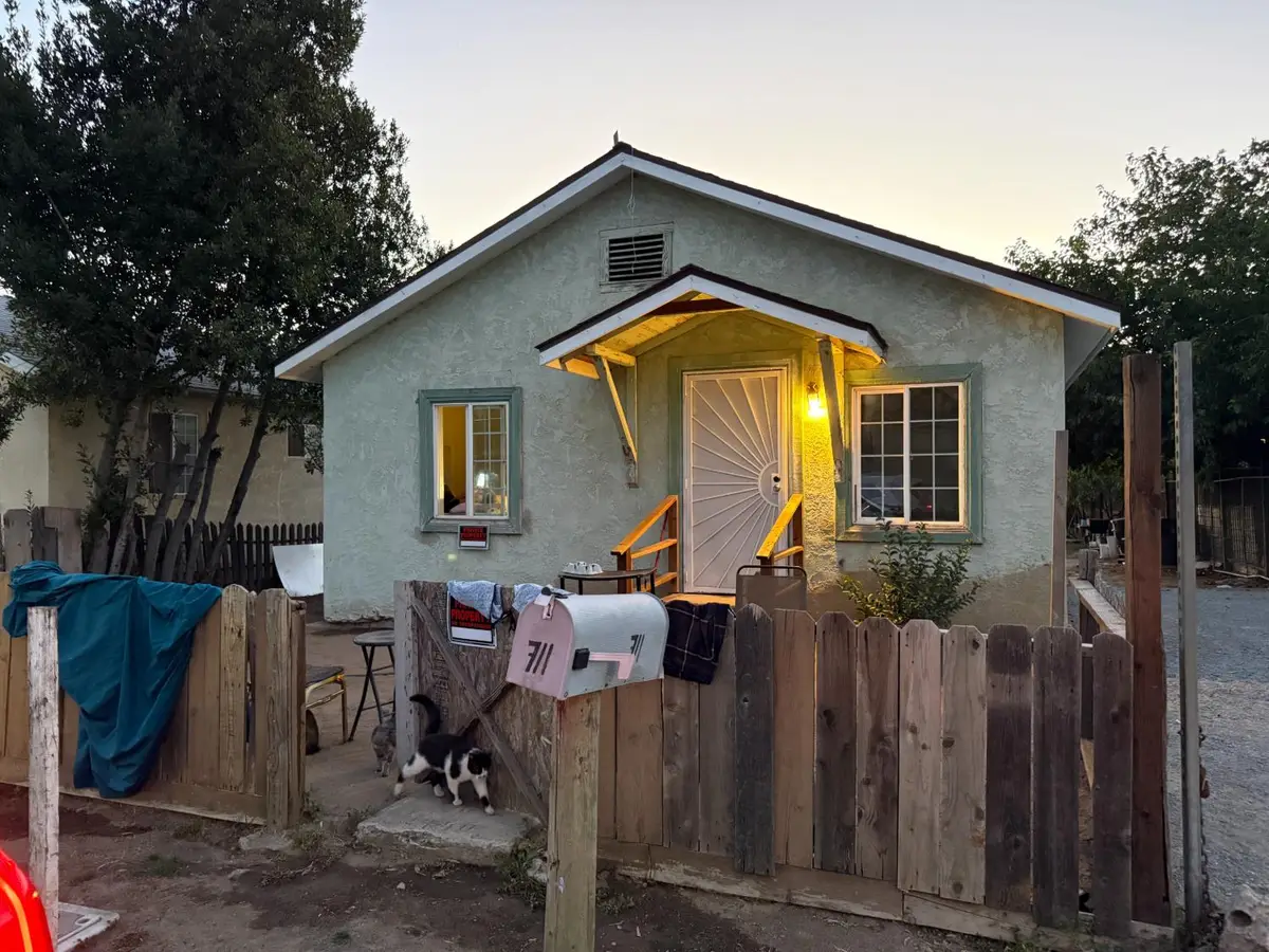 711 Washington Avenue, Madera, CA 93638 - #1