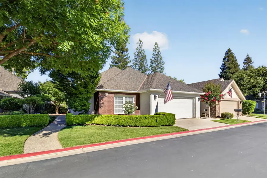 6652 N Seedlescombe Drive, Fresno, CA 93711 - #3