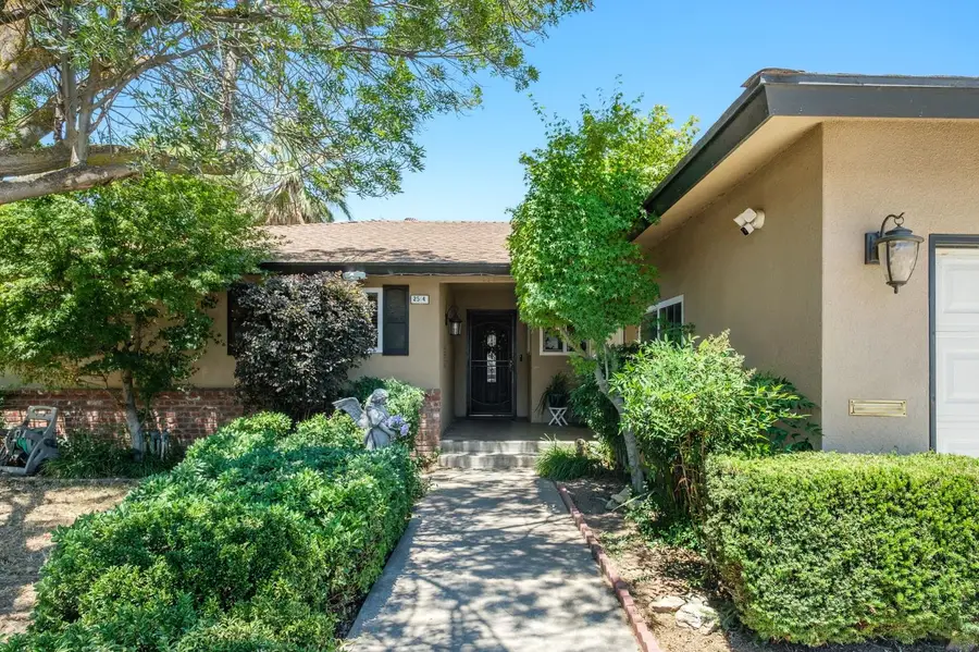 2564 E Los Altos Avenue, Fresno, CA 93710 - #3
