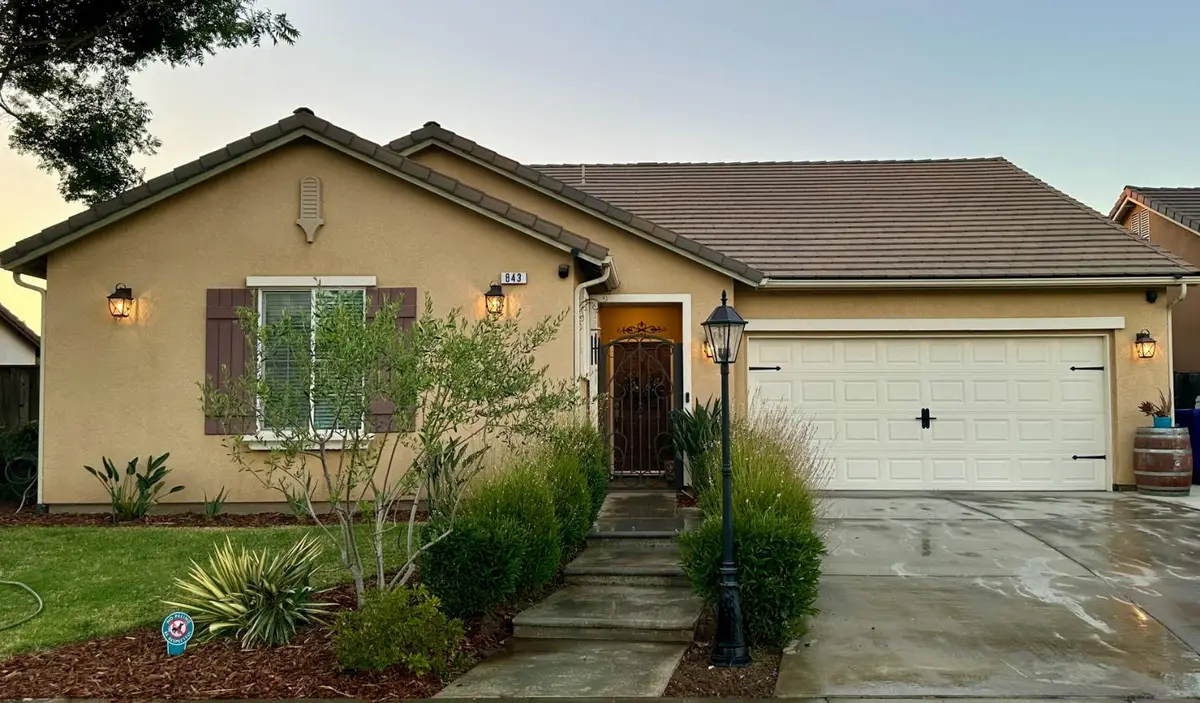 843 Bellis, Dinuba, CA 93618 - #1