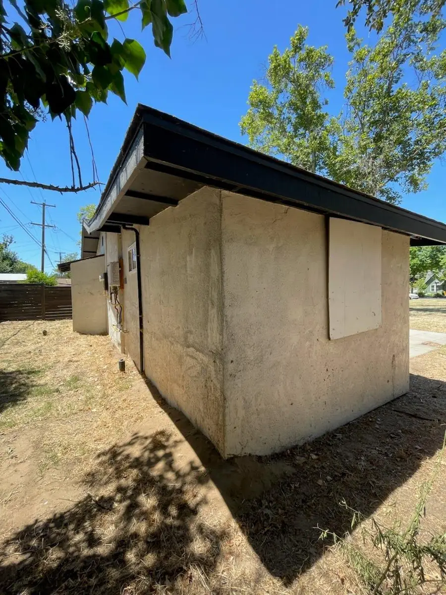 534 E Vassar Avenue, Fresno, CA 93704 - #3