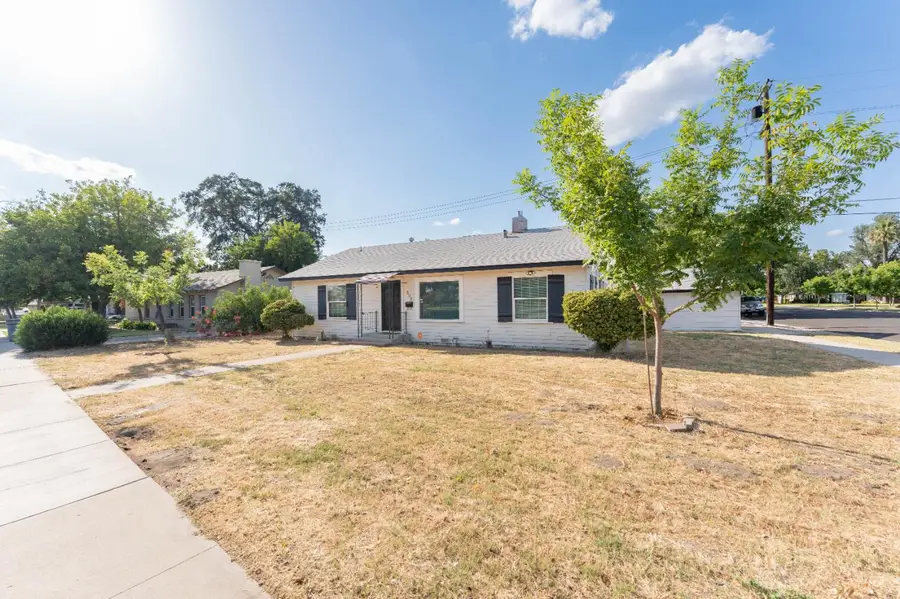 504 W Bush Street, Lemoore, CA 93245 - #2