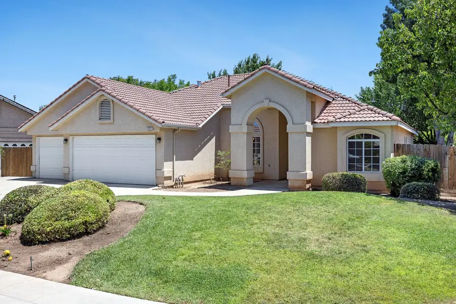 1471 N Terry Avenue, Clovis, CA 93619 - #2