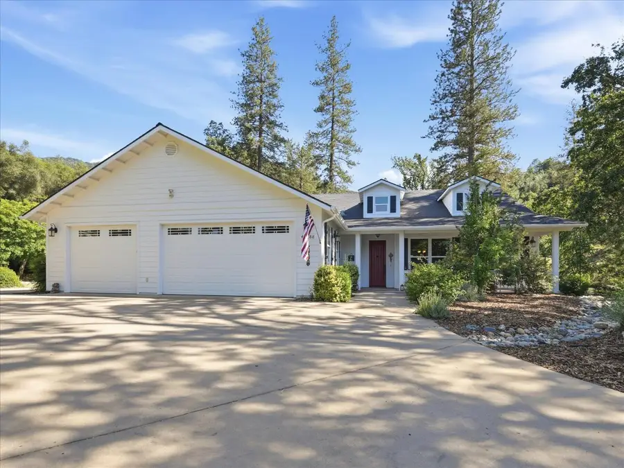 46088 Sutton Drive, Oakhurst, CA 93644 - #2