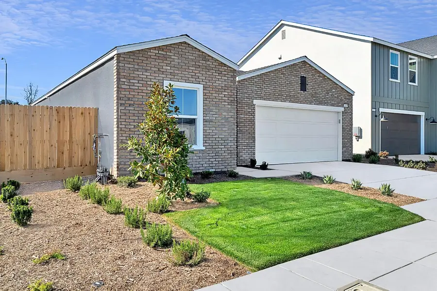 3415 N Mcarthur Avenue, Fresno, CA 93727 - #2
