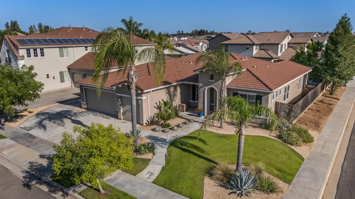 3128 Powers Avenue, Clovis, CA 93619 - #1