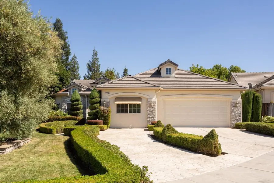 1120 E Sawgrass Avenue, Fresno, CA 93730 - #3