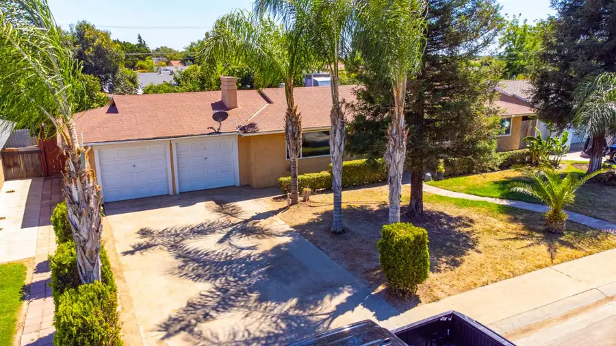 27164 Parkwood Avenue, Madera, CA 93637 - #2