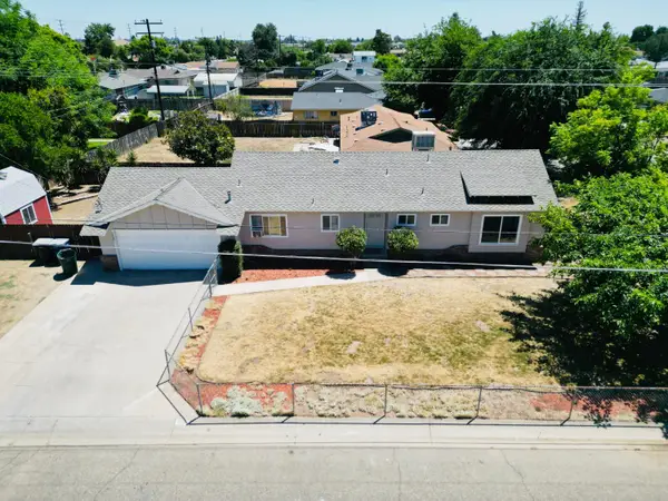2081 E Stockham Avenue, Tulare, CA 93274
