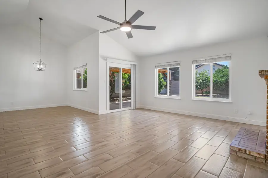 2566 Menlo Avenue, Clovis, CA 93611 - #3