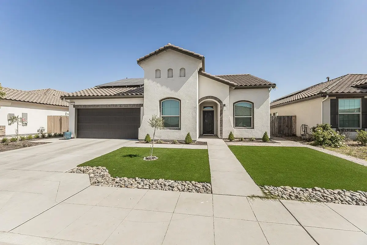 6068 E Laurel Avenue, Fresno, CA 93727 - #1