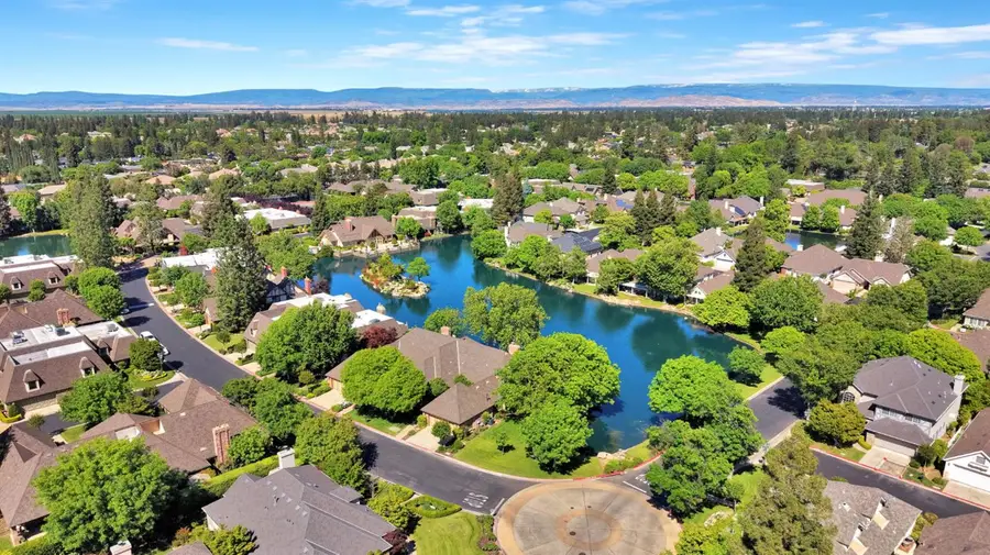 2828 W Compton Court, Fresno, CA 93711 - #3