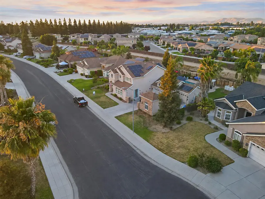 85 N Fairfax Avenue, Clovis, CA 93612 - #3