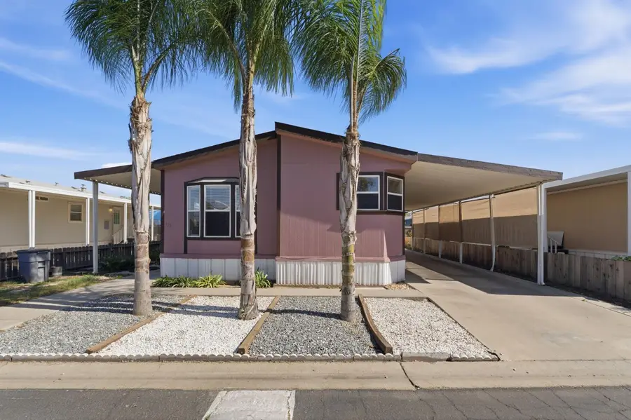900 Rankin Ave, Tulare, CA 93274 - #3