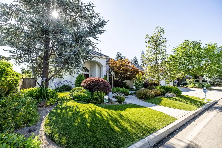 10235 N Rowell Avenue, Fresno, CA 93730 - #3