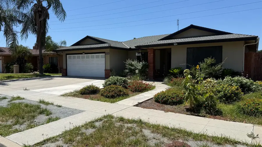 5952 E Illinois Avenue, Fresno, CA 93827 - #3