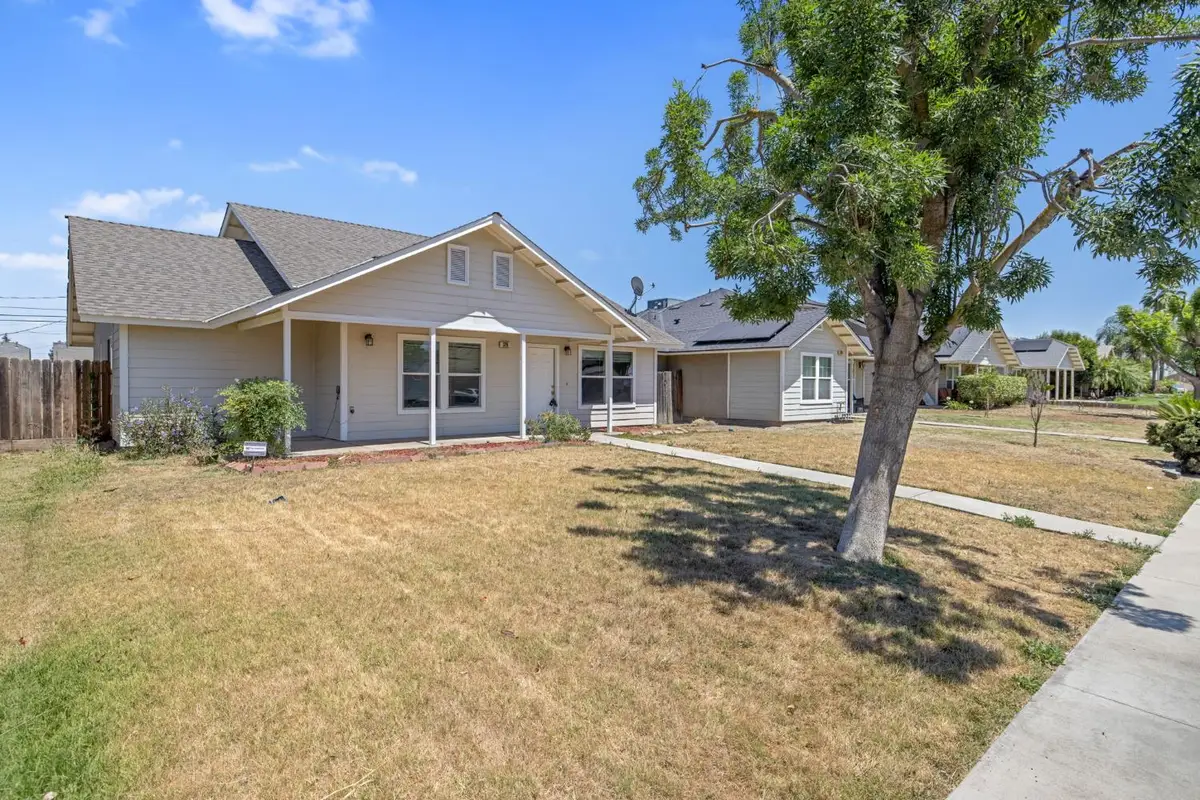 328 S P Street, Dinuba, CA 93618 - #1